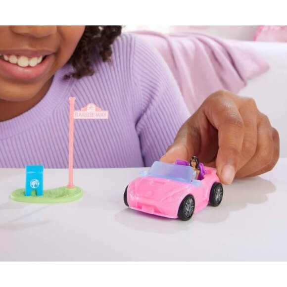 Mini Barbie Land Color-Changing Convertible With Doll & Accessories - 0.5 Inch - Picture 2 of 5